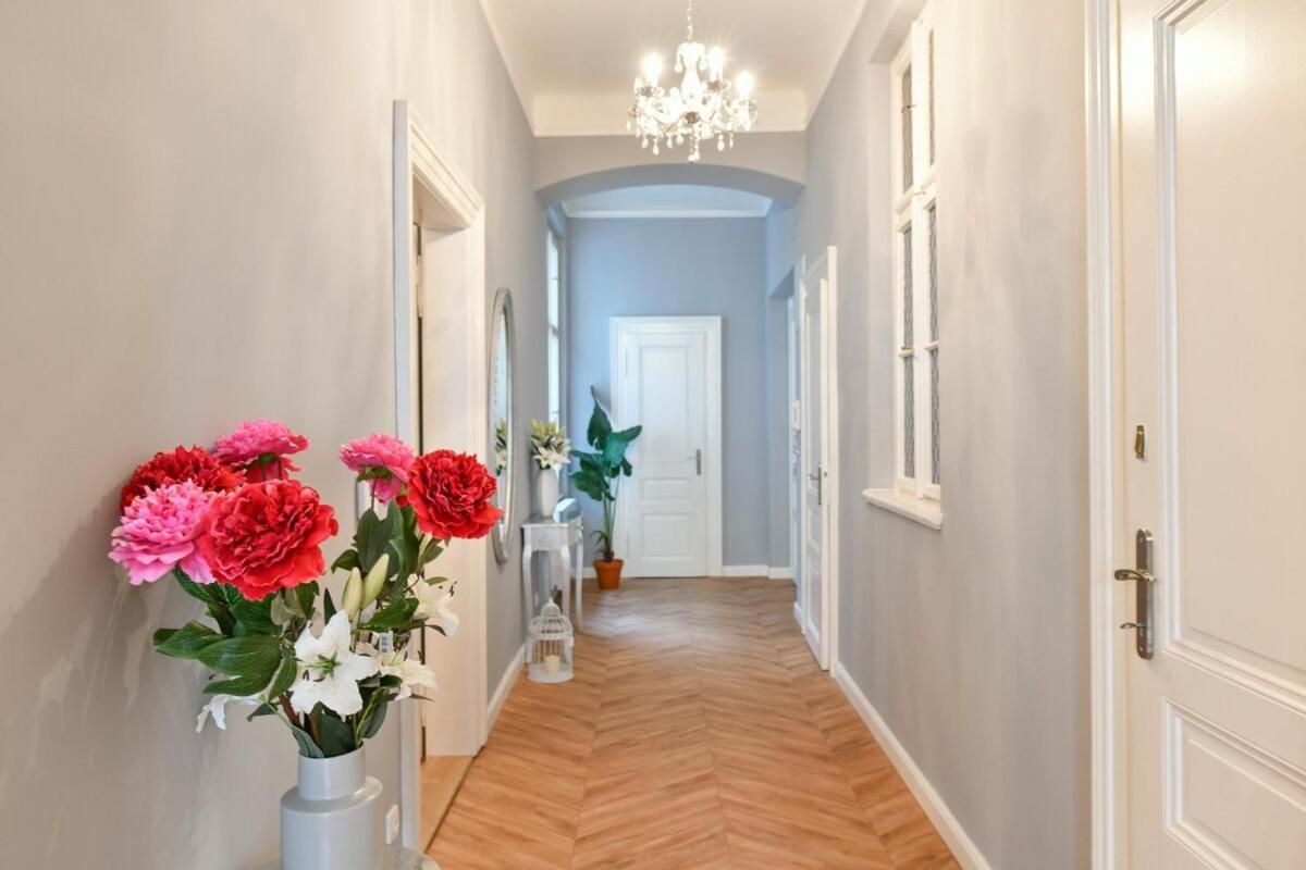 Cityscape Wenceslas Square Apartment Prague Exterior photo